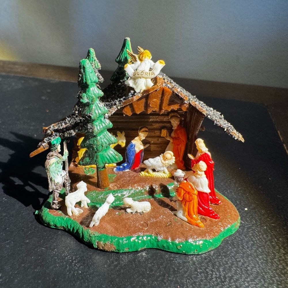 Vintage Shiny Brite 1950’s Hard Plastic Nativity With Original Box
